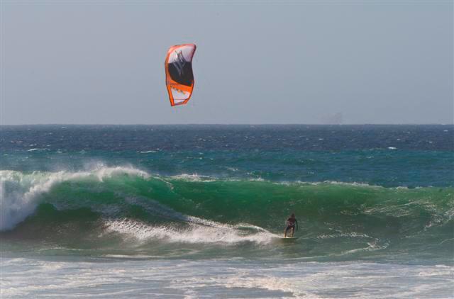 Ean%20Aldrich%20Kite%20Boarding%20at%20Jamala%20Beach.JPG